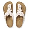 Adorno floral Gizeh en piel natural
