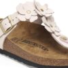 Adorno floral Gizeh en piel natural