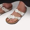 Adorno floral Mayari en piel natural