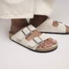 Arizona Soft Footbed con piel de ante