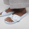 Madrid con Big Buckle y charol de cuero natural perlado